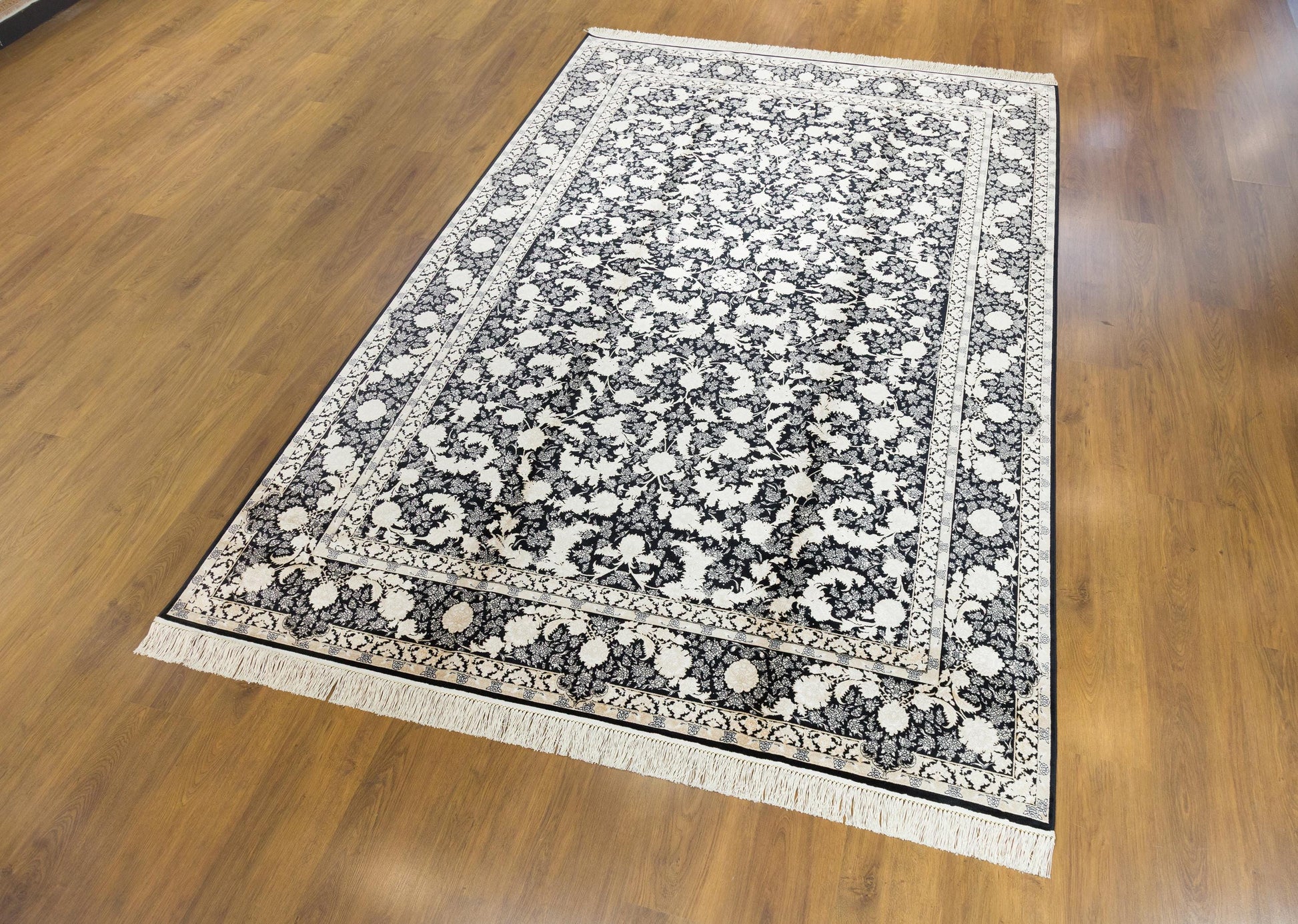 8x11 ft, Classic Black Silk Rug: Oriental black fine carpet with Fringes