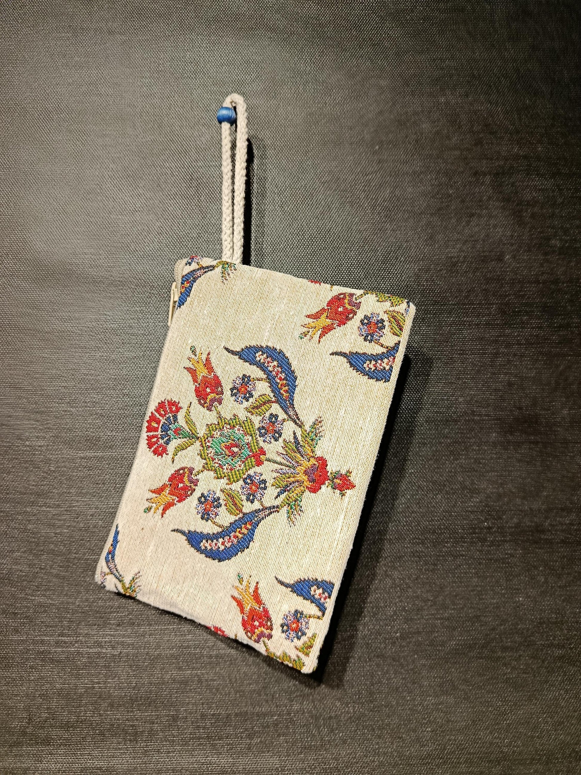 Floral Tapestry Purse: Handmade Cotton Blend Pouch (15cmx20cm)