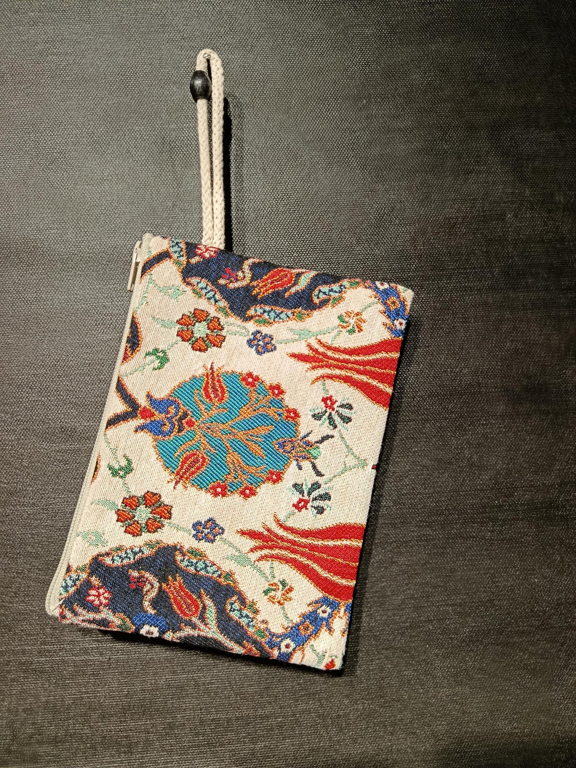 Handmade Gobelin Clutch with Traditional Turkish Motif – Tapestry Zippered Pouch – Ethnic Pattern Purse