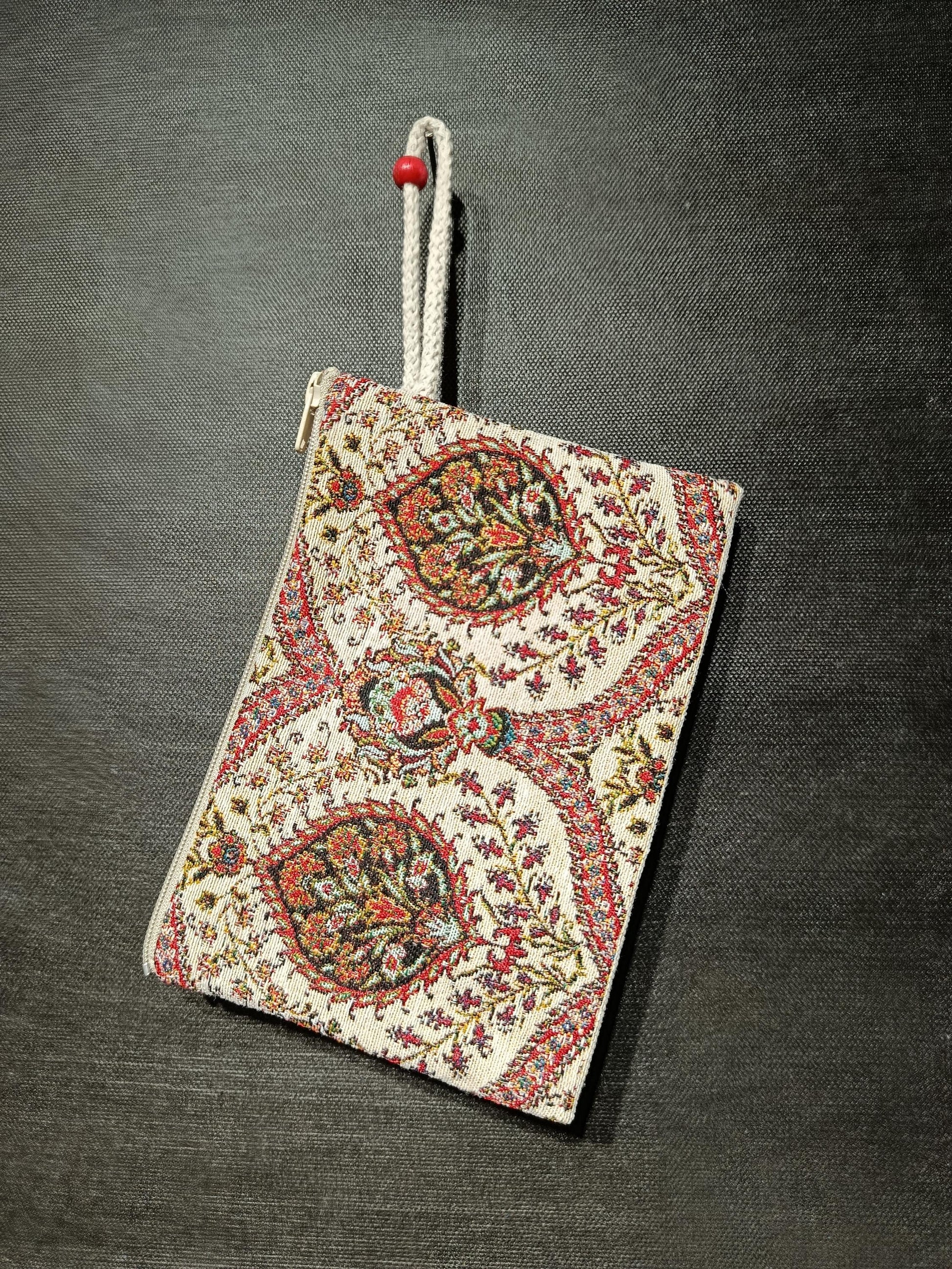 Persian Style Medallion Clutch – Gobelin Tapestry Zipper Pouch with Traditional Oriental Design