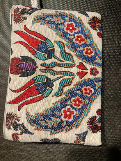 Ottoman Tulip Motif Clutch – Gobelin Fabric Zippered Pouch with Traditional Turkish Design