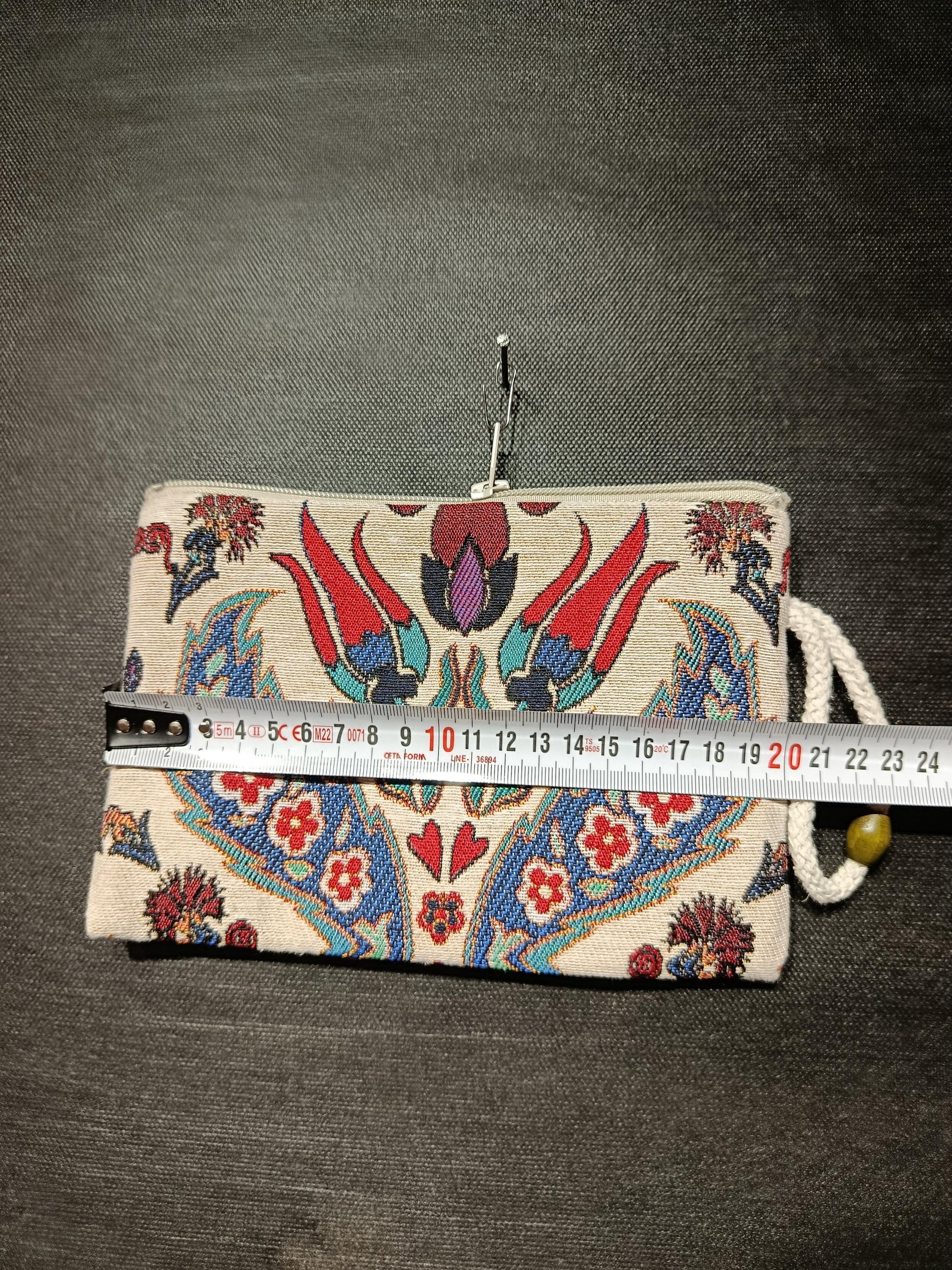 Ottoman Tulip Motif Clutch – Gobelin Fabric Zippered Pouch with Traditional Turkish Design
