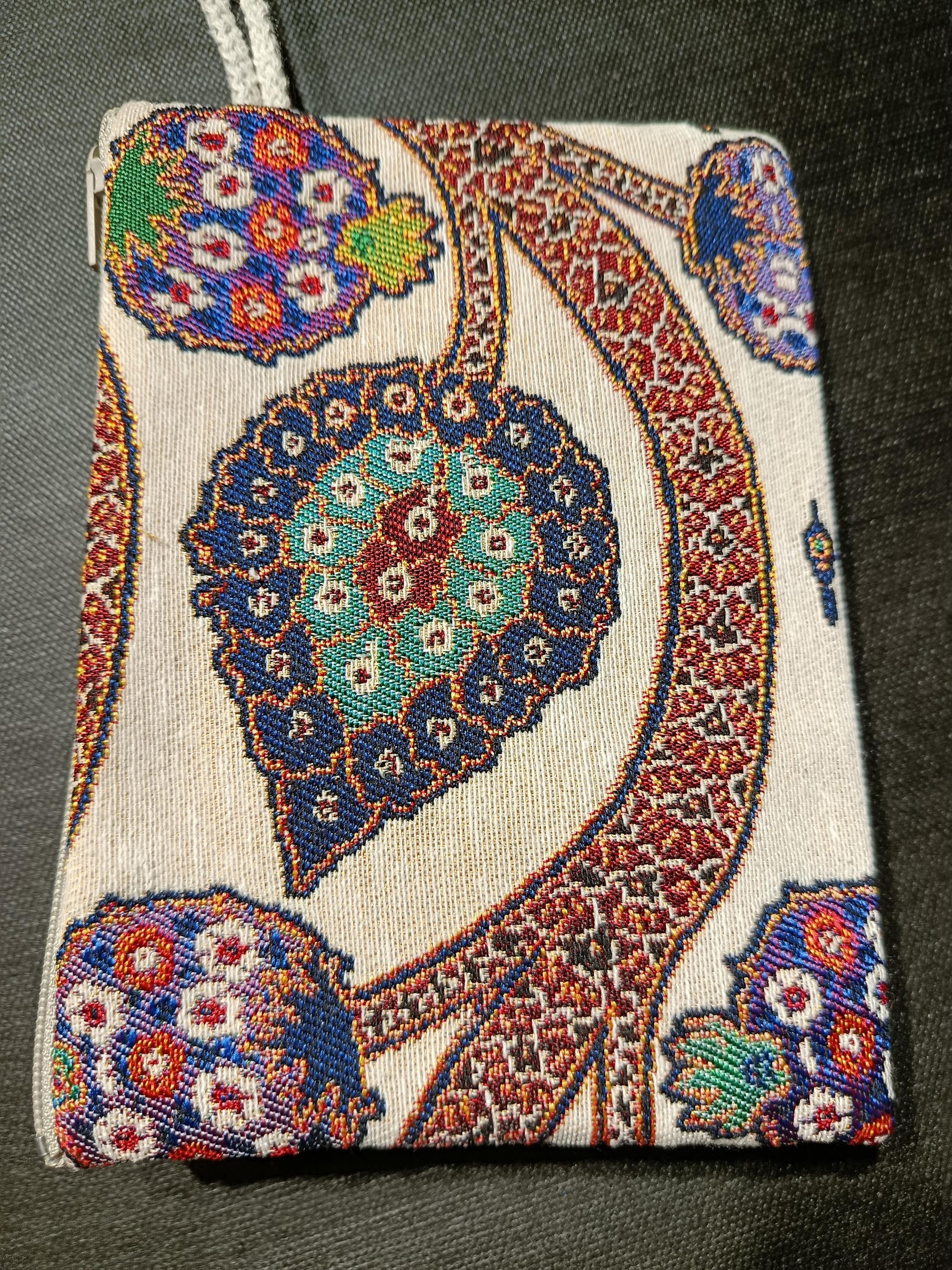 Persian Floral Motif Tapestry Pouch – Gobelin Zipper Bag with Turkish Traditional Design