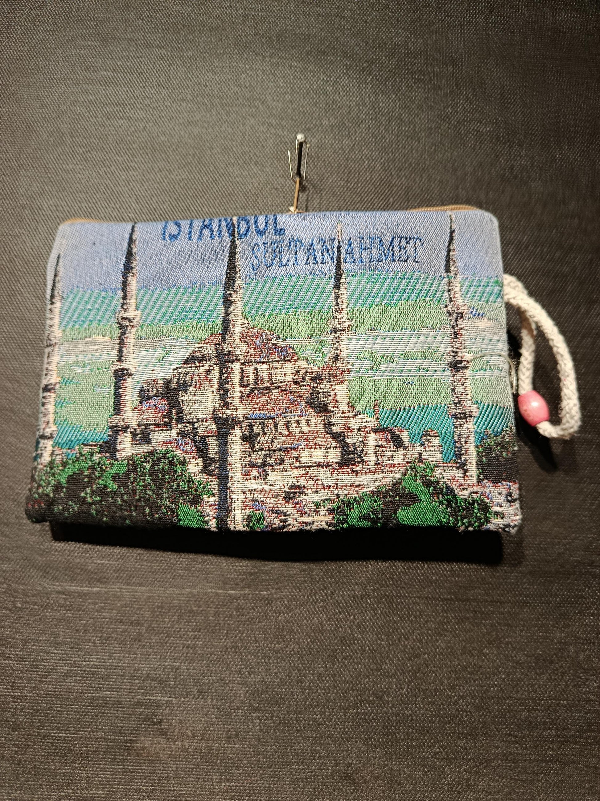 Sultanahmet Istanbul Tapestry Pouch – Turkish Souvenir Clutch with Blue Mosque Design