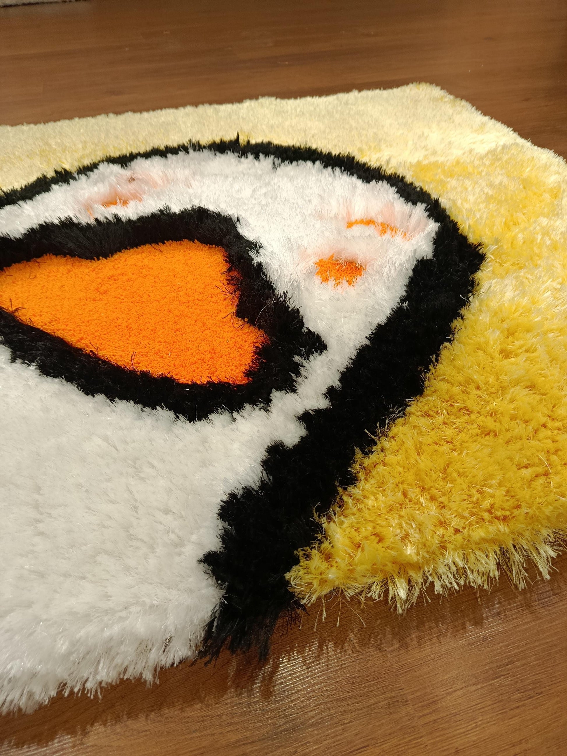 Hand-Tufted Screaming Ghost Rug: Diamond Emoji Design, Halloween Decor