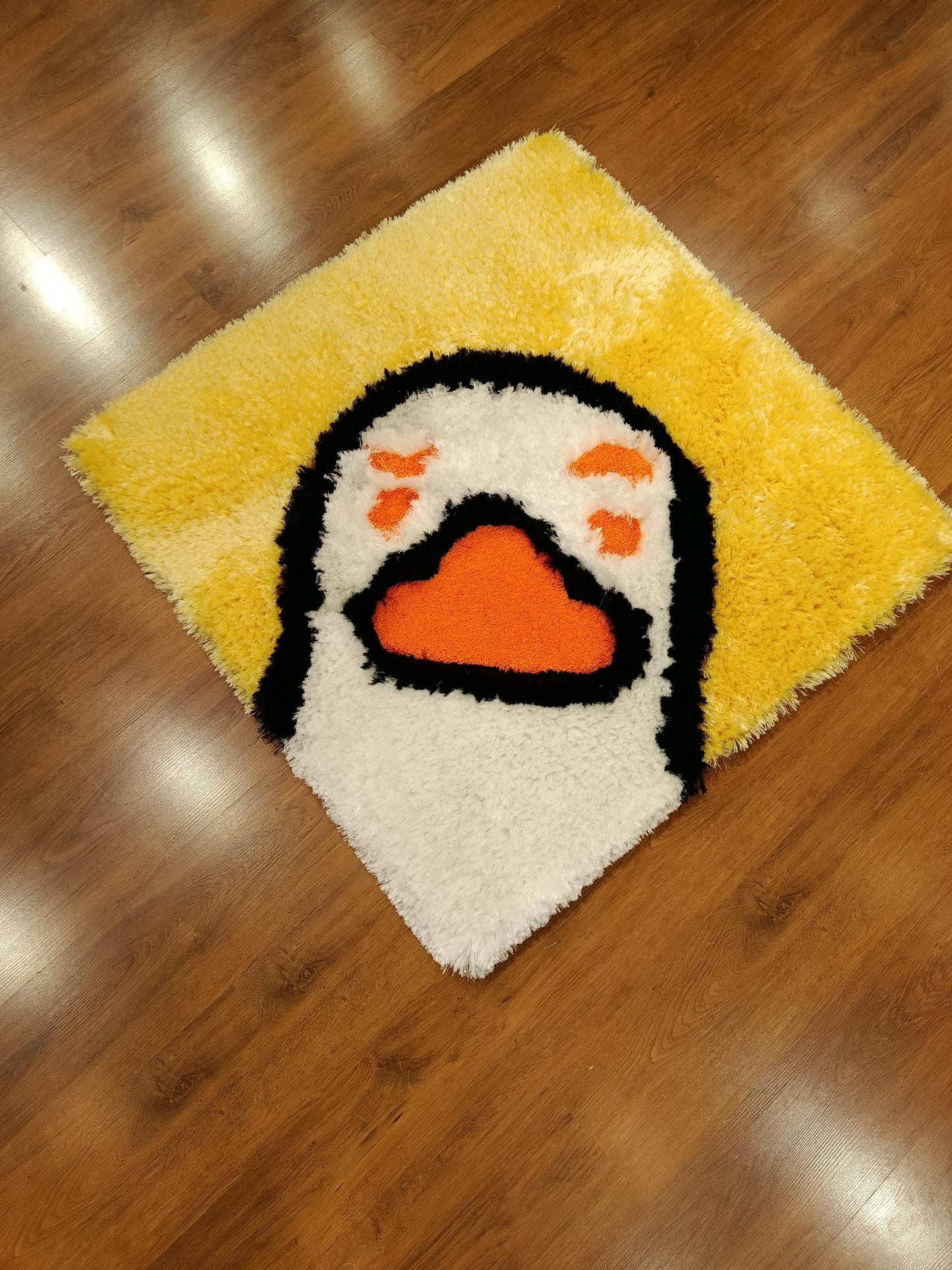 Hand-Tufted Screaming Ghost Rug: Diamond Emoji Design, Halloween Decor