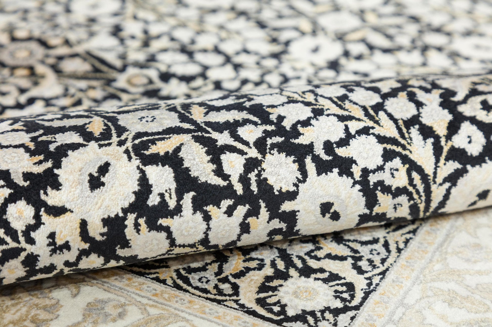 7x10 ft, Classic Black Silk Rug: Oriental black fine carpet with Fringes
