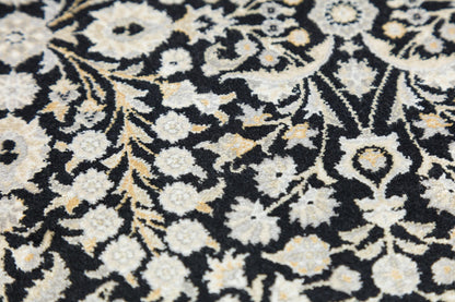 7x10 ft, Classic Black Silk Rug: Oriental black fine carpet with Fringes