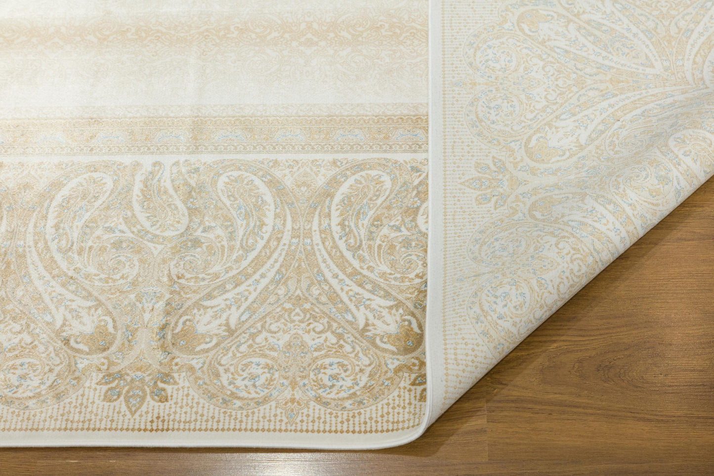 7x10 ft, Beige Classic Silk Rug with paisley desing on the border, fine fringes