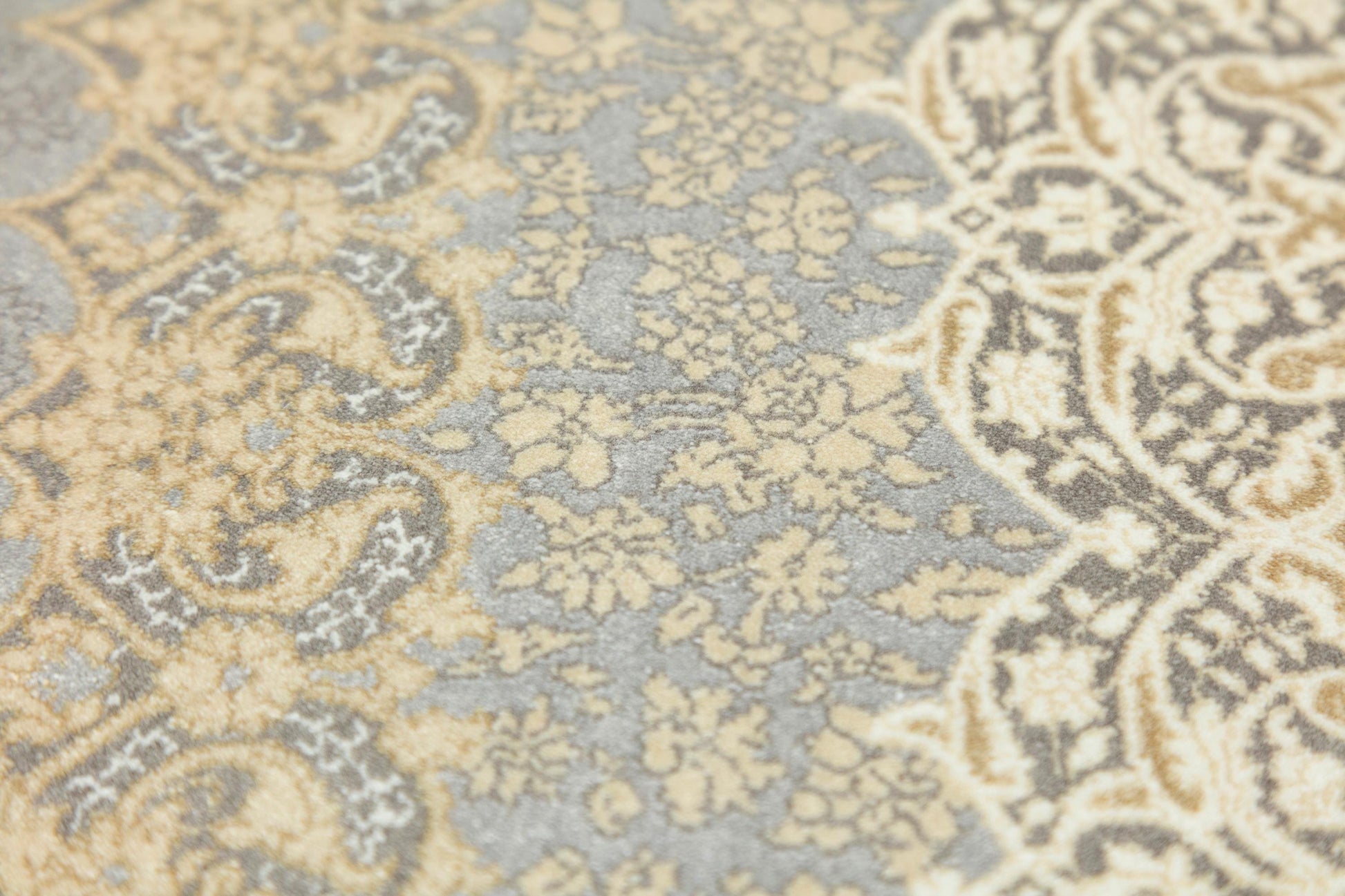7x10 ft, Gray Silk Rug with medallion design: Classic oriental carpet with fine Fringes