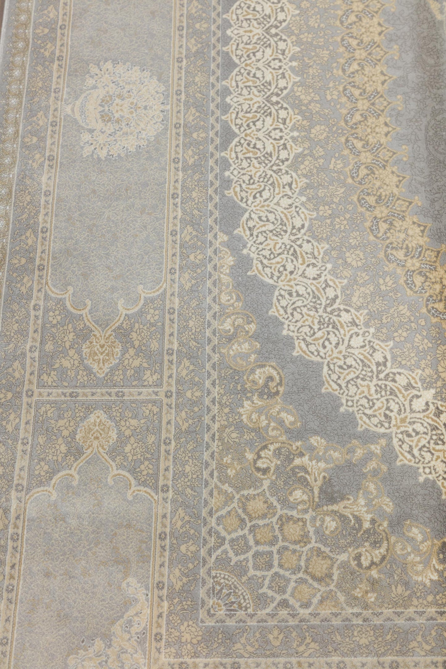8x11 ft, Gray Silk Rug with medallion design: Classic oriental carpet with fine Fringes