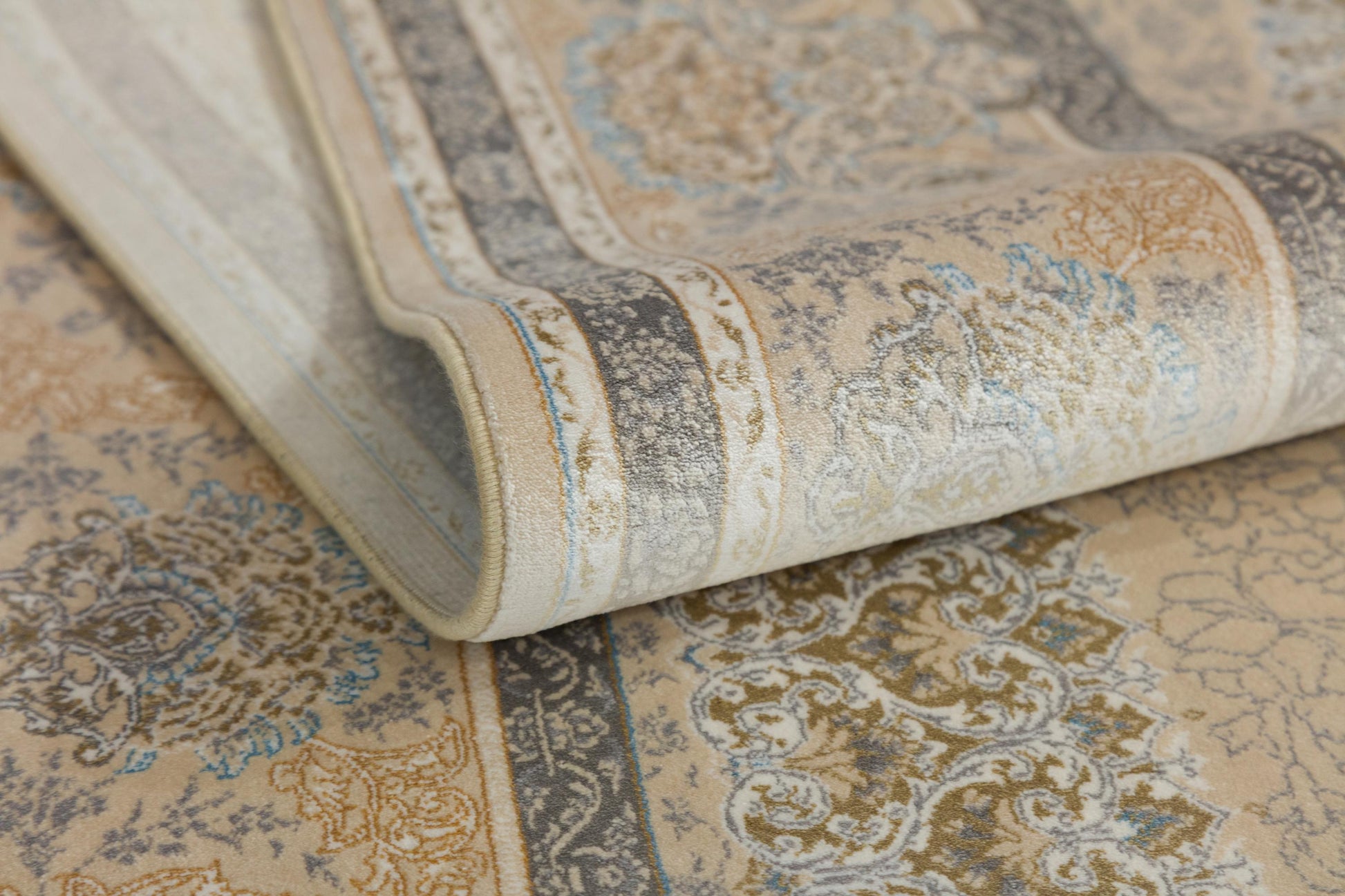 5x7 ft, Beige Classic oriental medallion Silk Rug