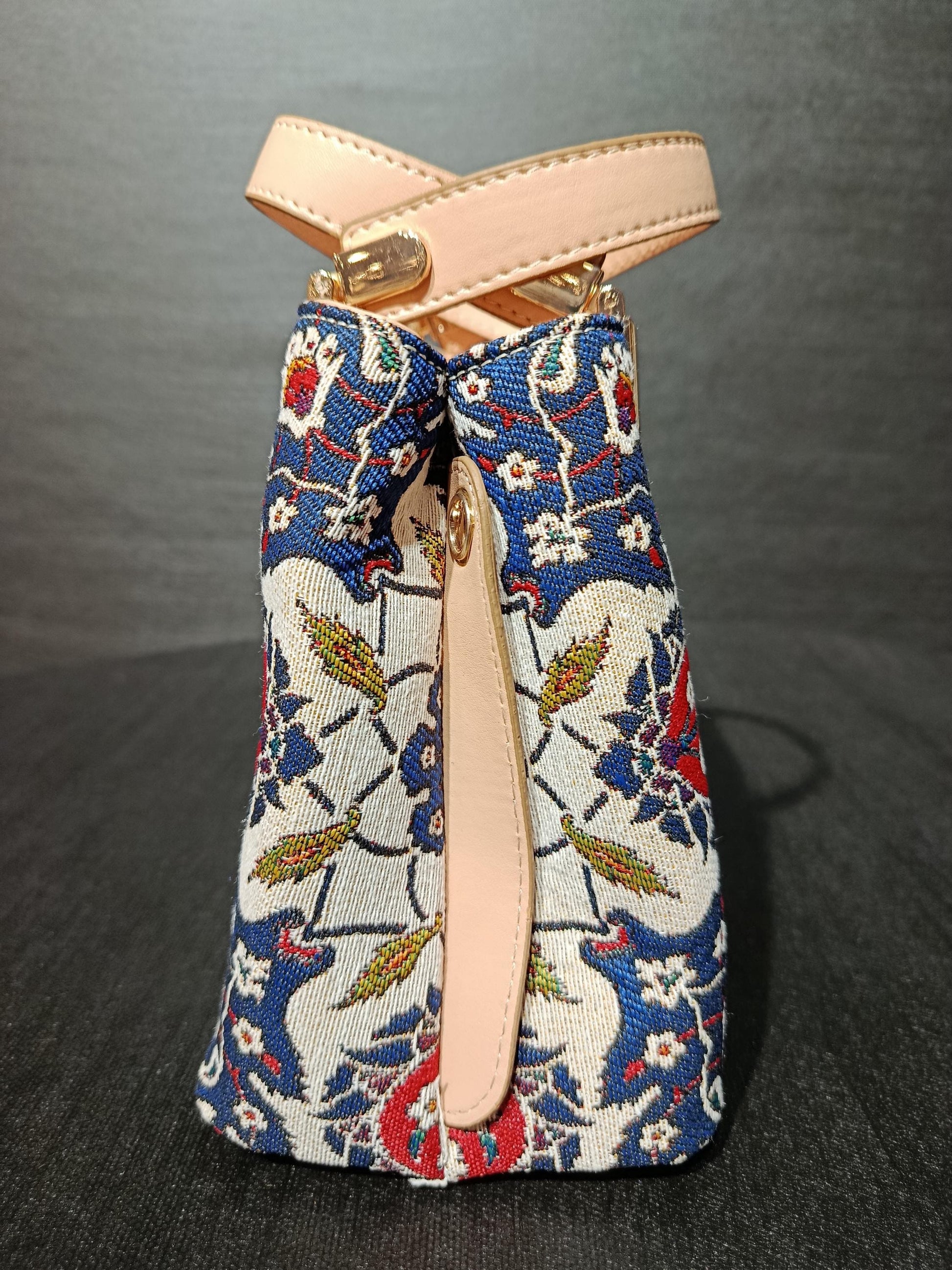 Gobelin Tapestry Handbag: Turkish Floral Crossbody Bag with Faux Leather