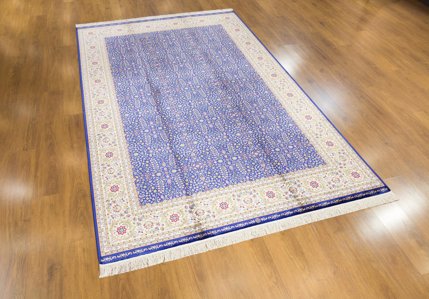 7x10 ft, Classic Blue Silk Rug: Oriental blue fine carpet with Fringes