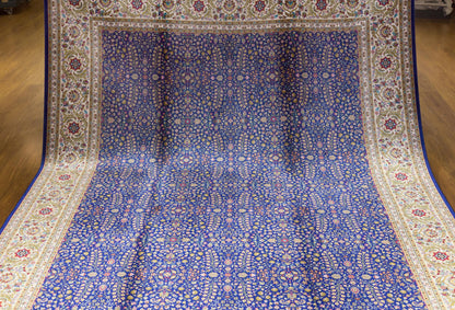 7x10 ft, Classic Blue Silk Rug: Oriental blue fine carpet with Fringes