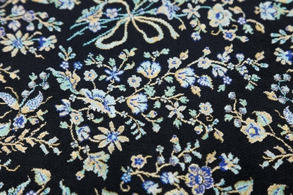 7x10 ft, Classic Black Silk Rug: Oriental black fine carpet with Fringes