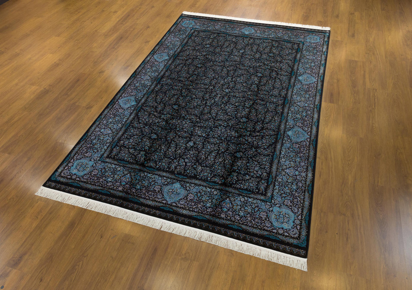 7x10 ft, Classic Black Silk Rug: Oriental black fine carpet with Fringes