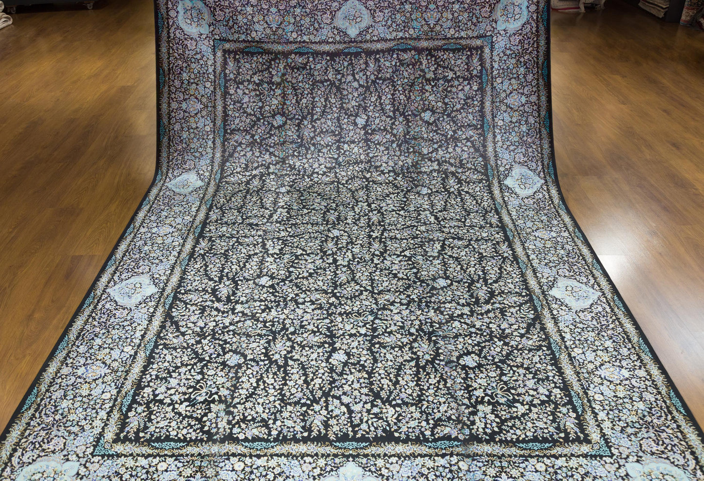 7x10 ft, Classic Black Silk Rug: Oriental black fine carpet with Fringes