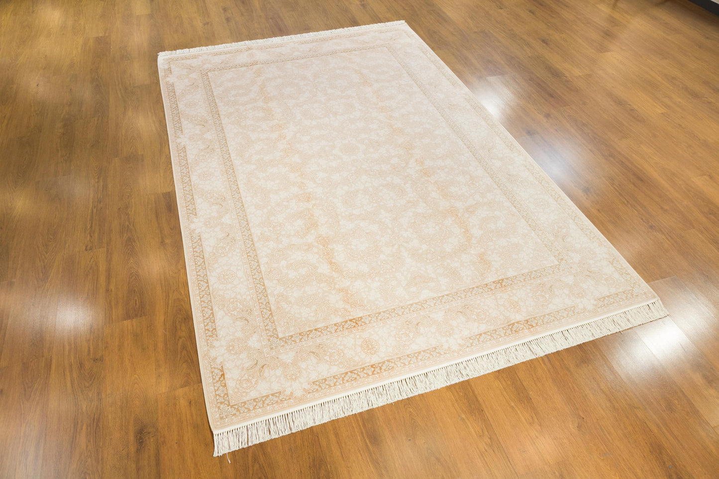5x7 ft, Classic Beige Silk Rug: Floral oriental carpet with fine tassels