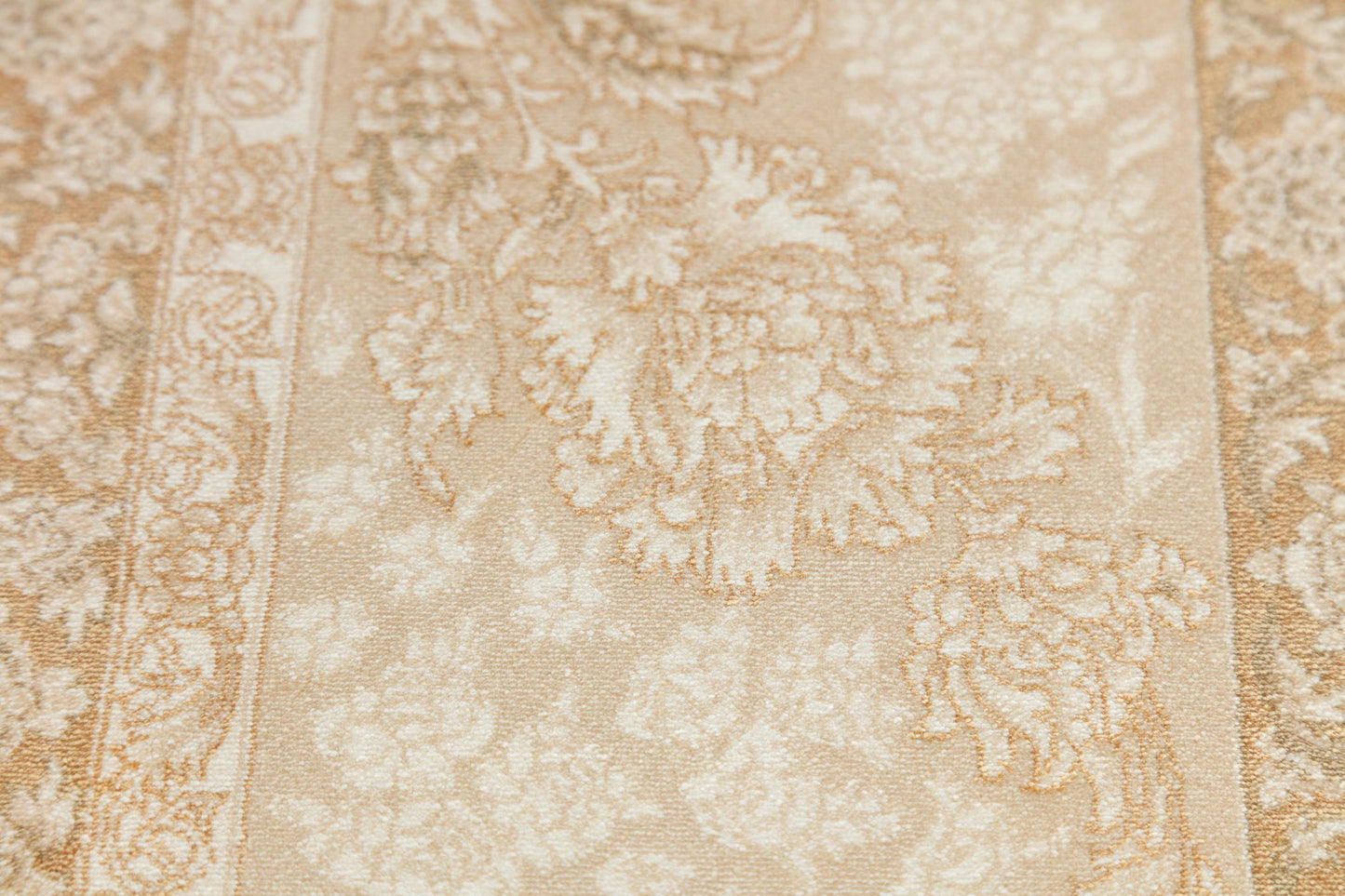 5x7 ft, Classic Beige Silk Rug: Floral oriental carpet with fine tassels