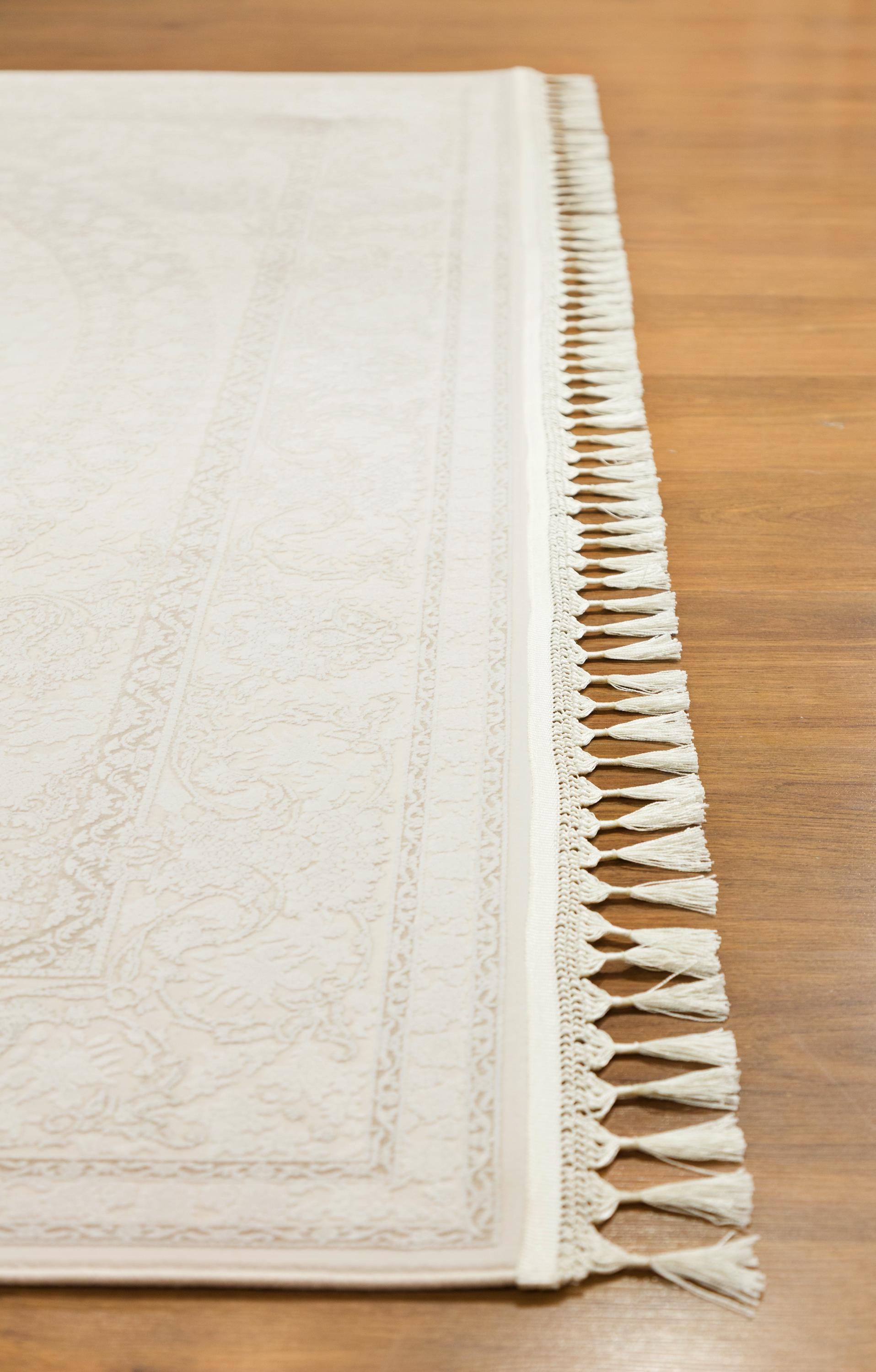 5x7 ft, Beige Classic oriental medallion Silk Rug made with viscose yarn