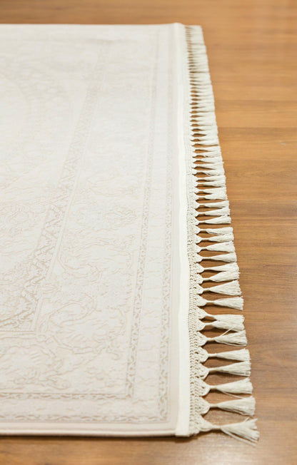 5x7 ft, Beige Classic oriental medallion Silk Rug made with viscose yarn