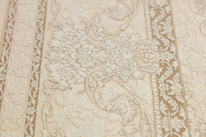 5x7 ft, Beige Classic oriental medallion Silk Rug made with viscose yarn