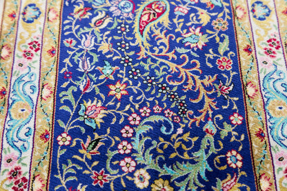 7x10 ft, Classic Blue Silk Rug: Oriental blue fine carpet with Fringes