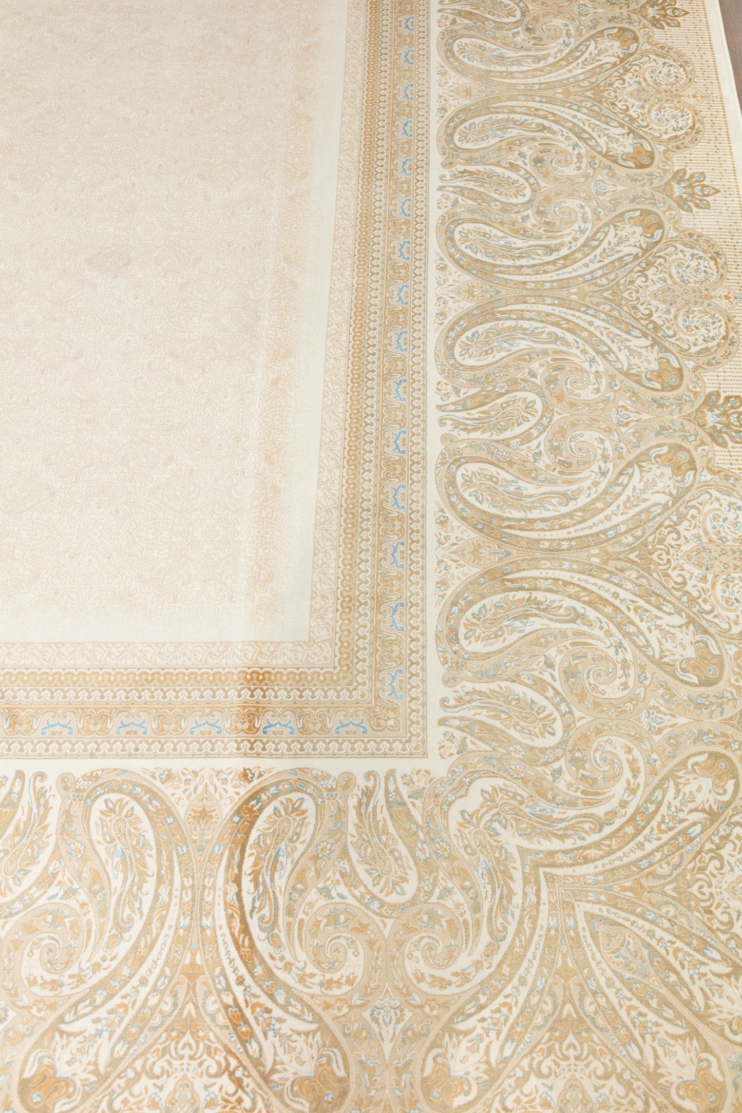 10x13 ft, Beige Classic Silk Rug with paisley desing on the border, fine fringes