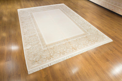 10x13 ft, Beige Classic Silk Rug with paisley desing on the border, fine fringes