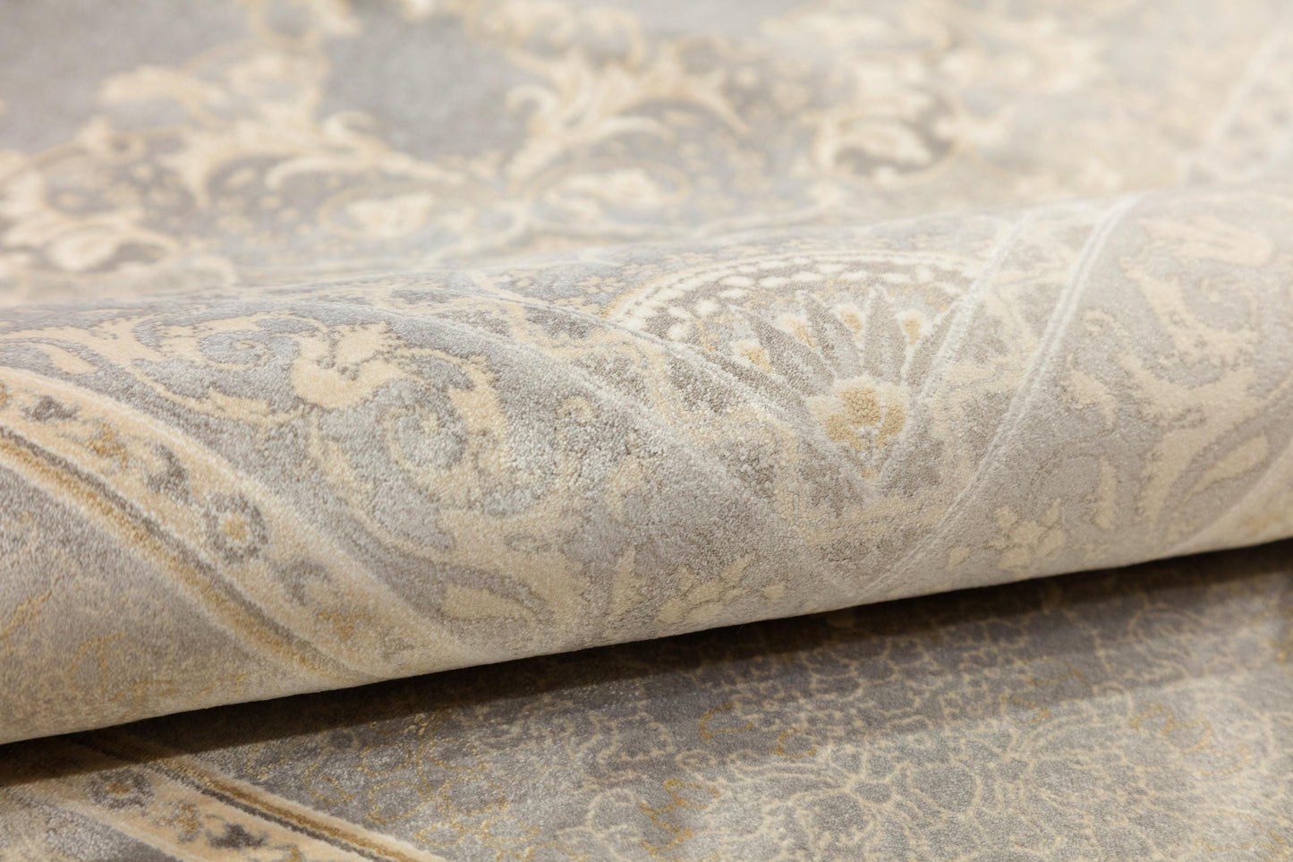 10x13 ft, Beige Silk Rug with medallion design: Classic oriental carpet with fine Fringes