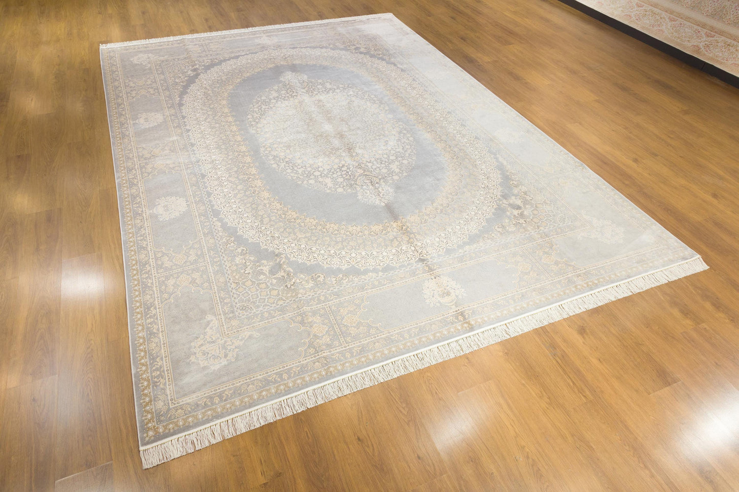 10x13 ft, Beige Silk Rug with medallion design: Classic oriental carpet with fine Fringes