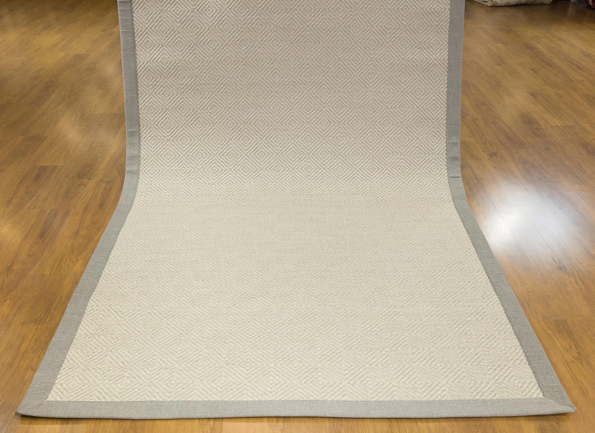 Modern Cream Flatweave Rug: Gray Border Diamond Pattern Area Rug