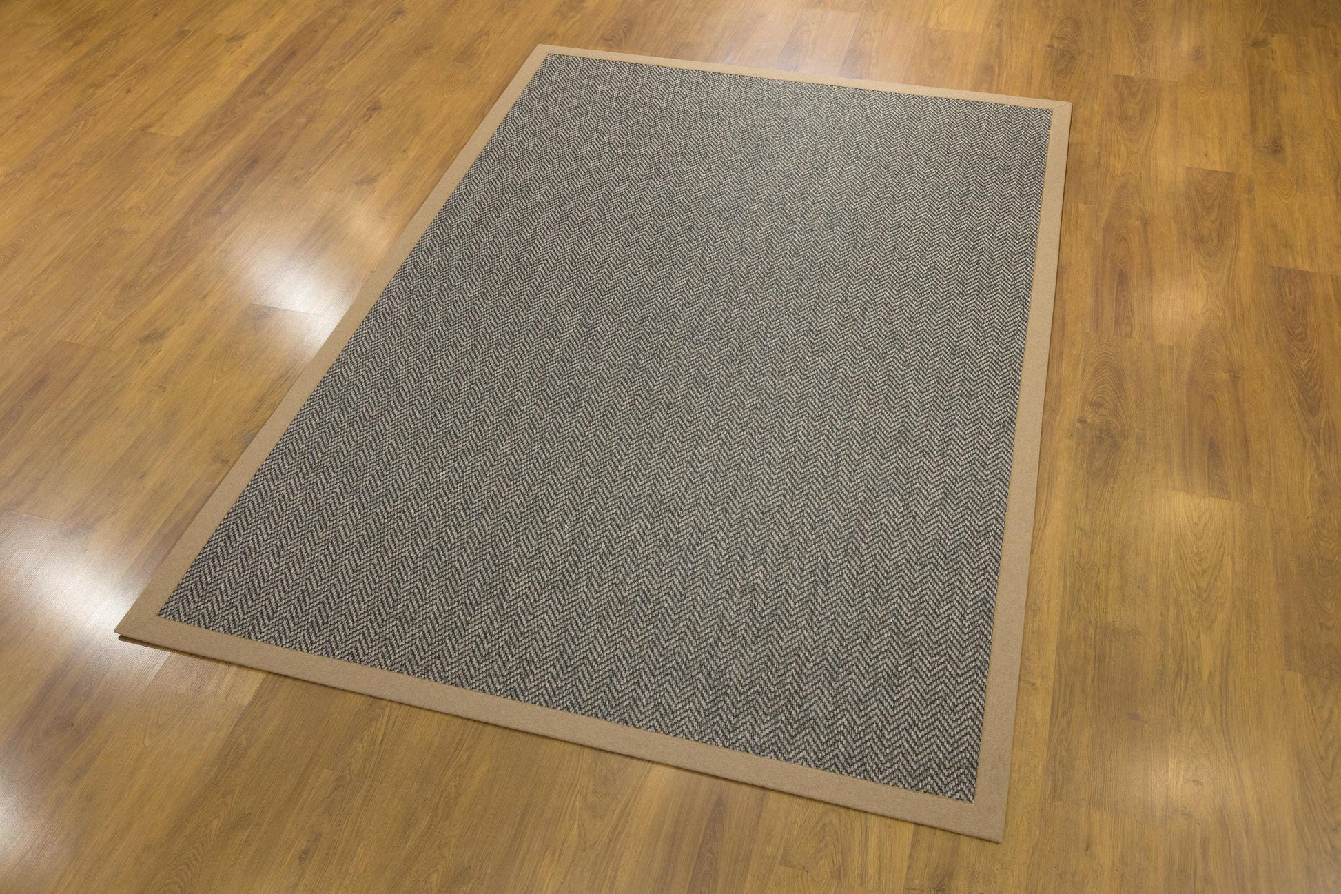 Modern Herringbone Flatweave Rug: Tan Border, 5x7 Area Carpet