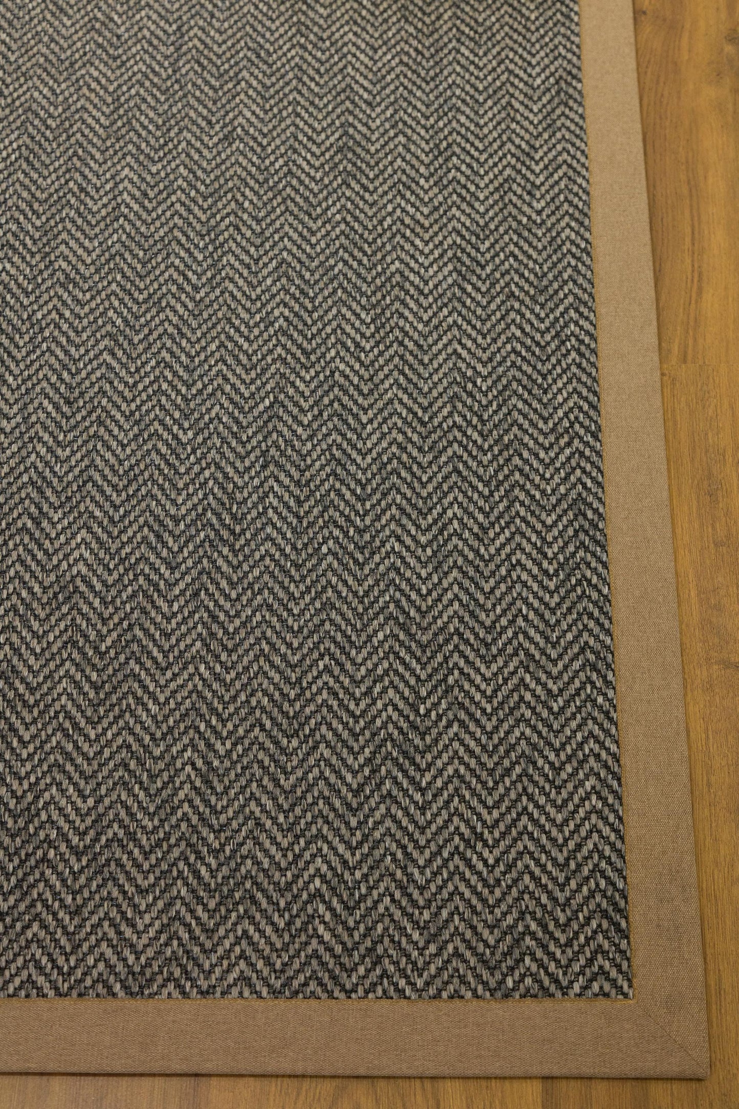 Modern Herringbone Flatweave Rug: Tan Border, 5x7 Area Carpet