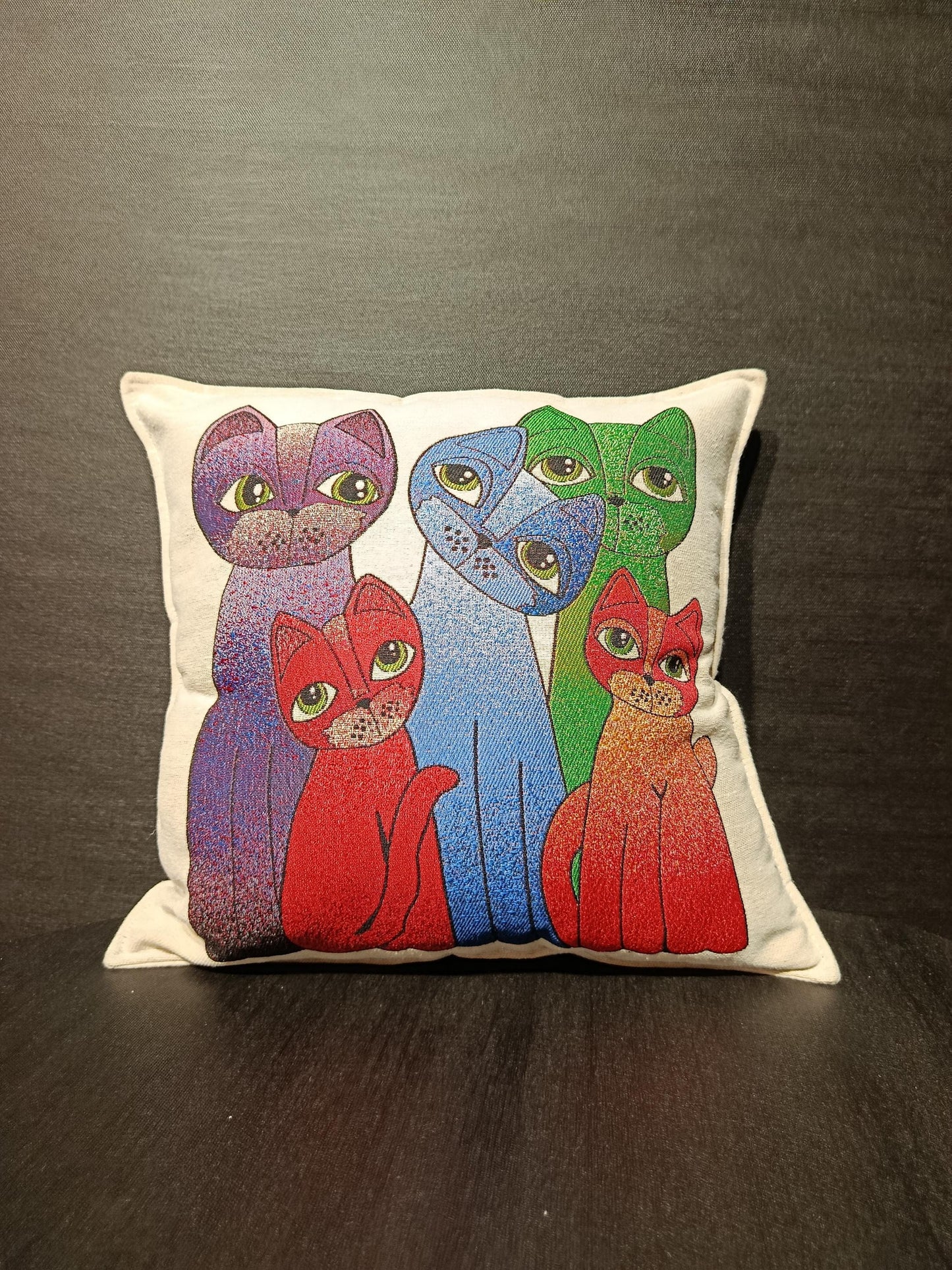 Expressive Cat Tapestry Cushion Cover: Colorful Gobelin Pillow, 40x40cm