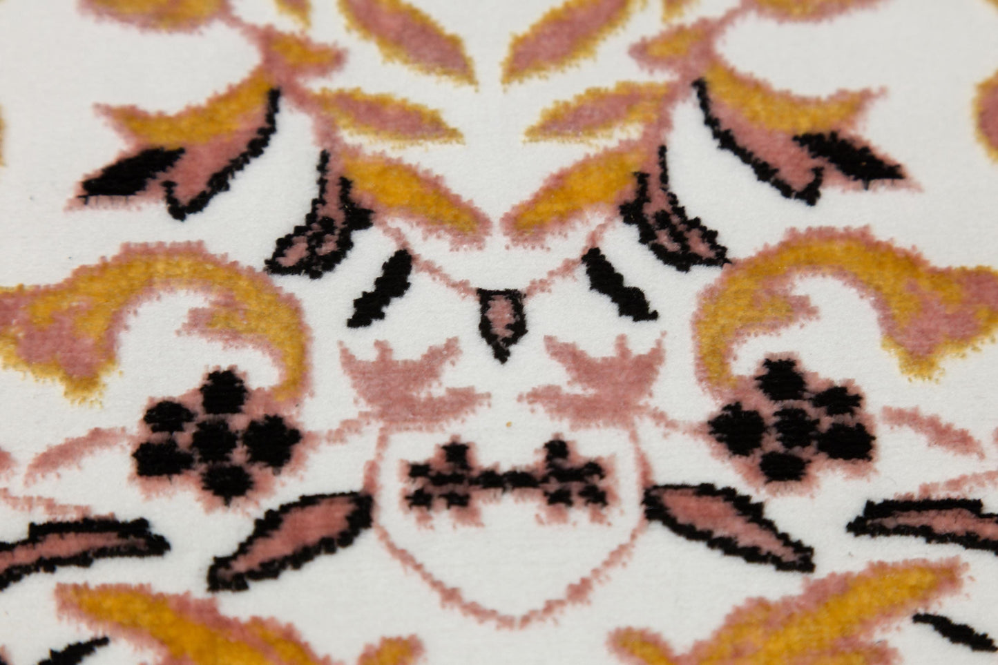 Floral Turkish Prayer Rug: Ivory & Pink Seccade - Made in Türkiye