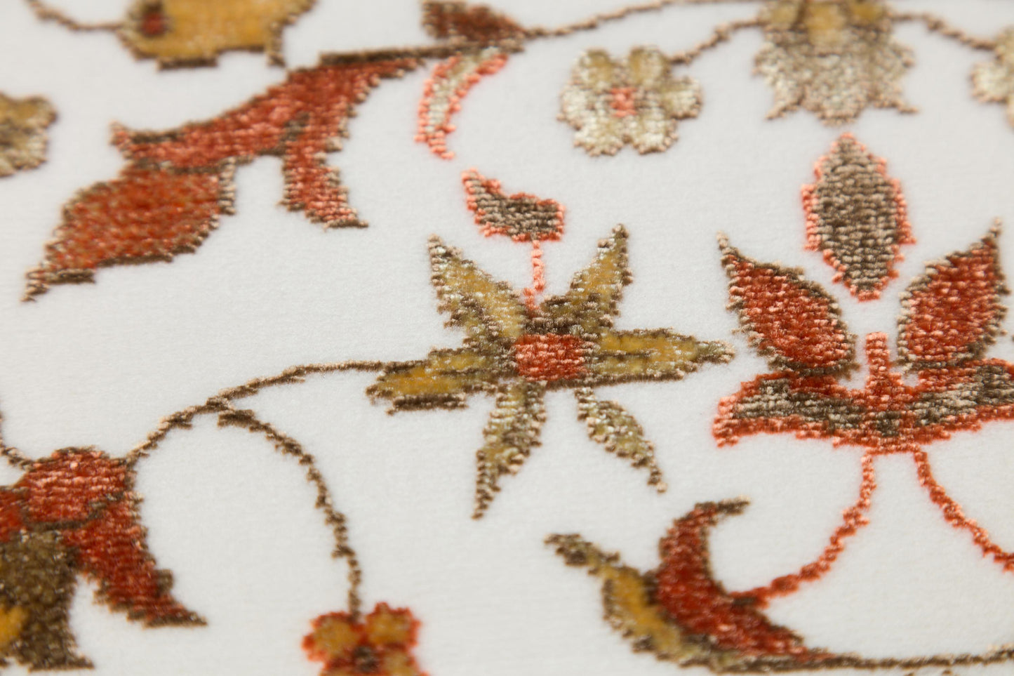 Floral Turkish Prayer Rug: Elegant Mihrab Design - Made in Türkiye