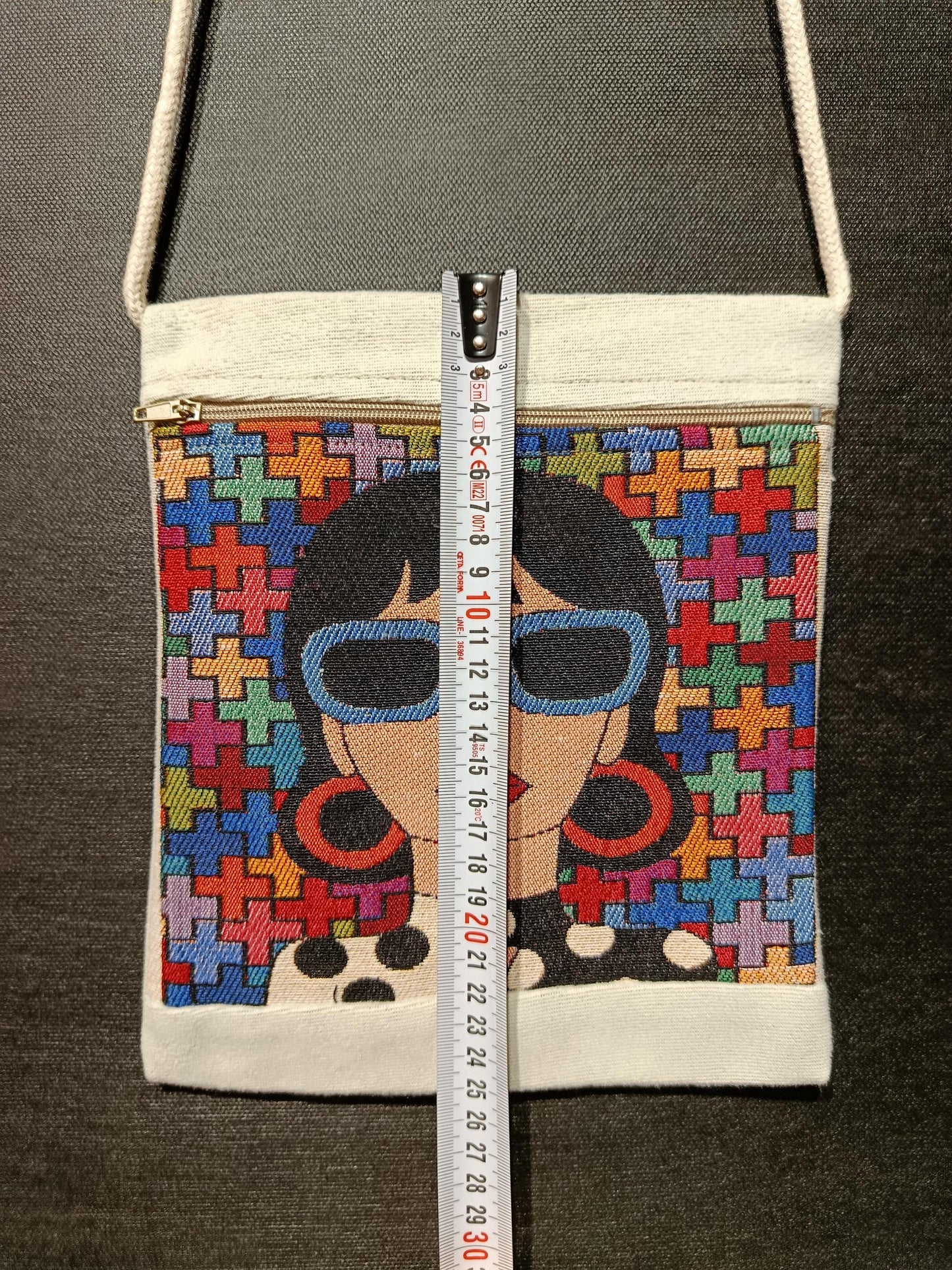 Pop Art Tapestry Crossbody Bag: Stylish Woman with Sunglasses