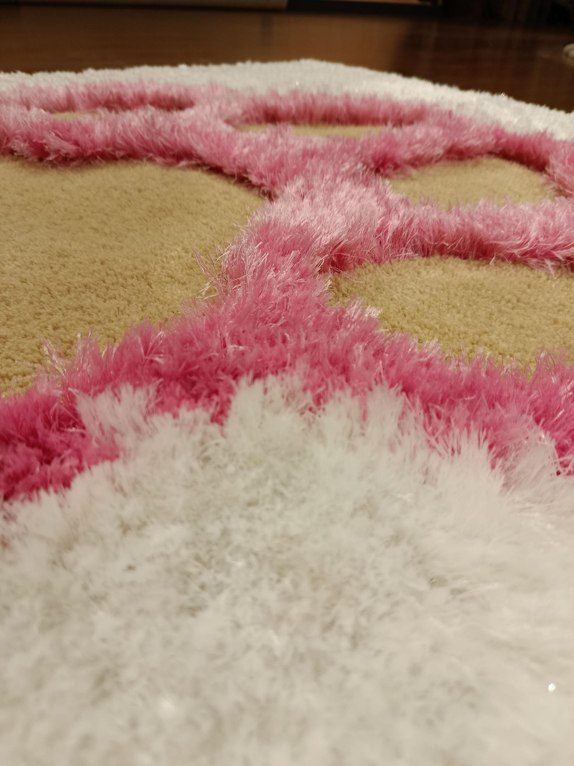 Handmade Tufted Paw Print Rug: Pink & White Fluffy Pet Mat