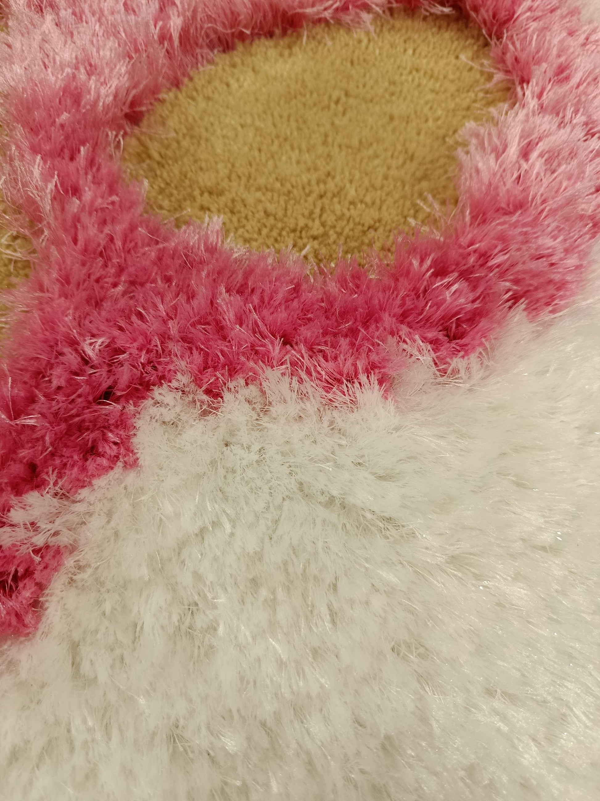 Handmade Tufted Paw Print Rug: Pink & White Fluffy Pet Mat