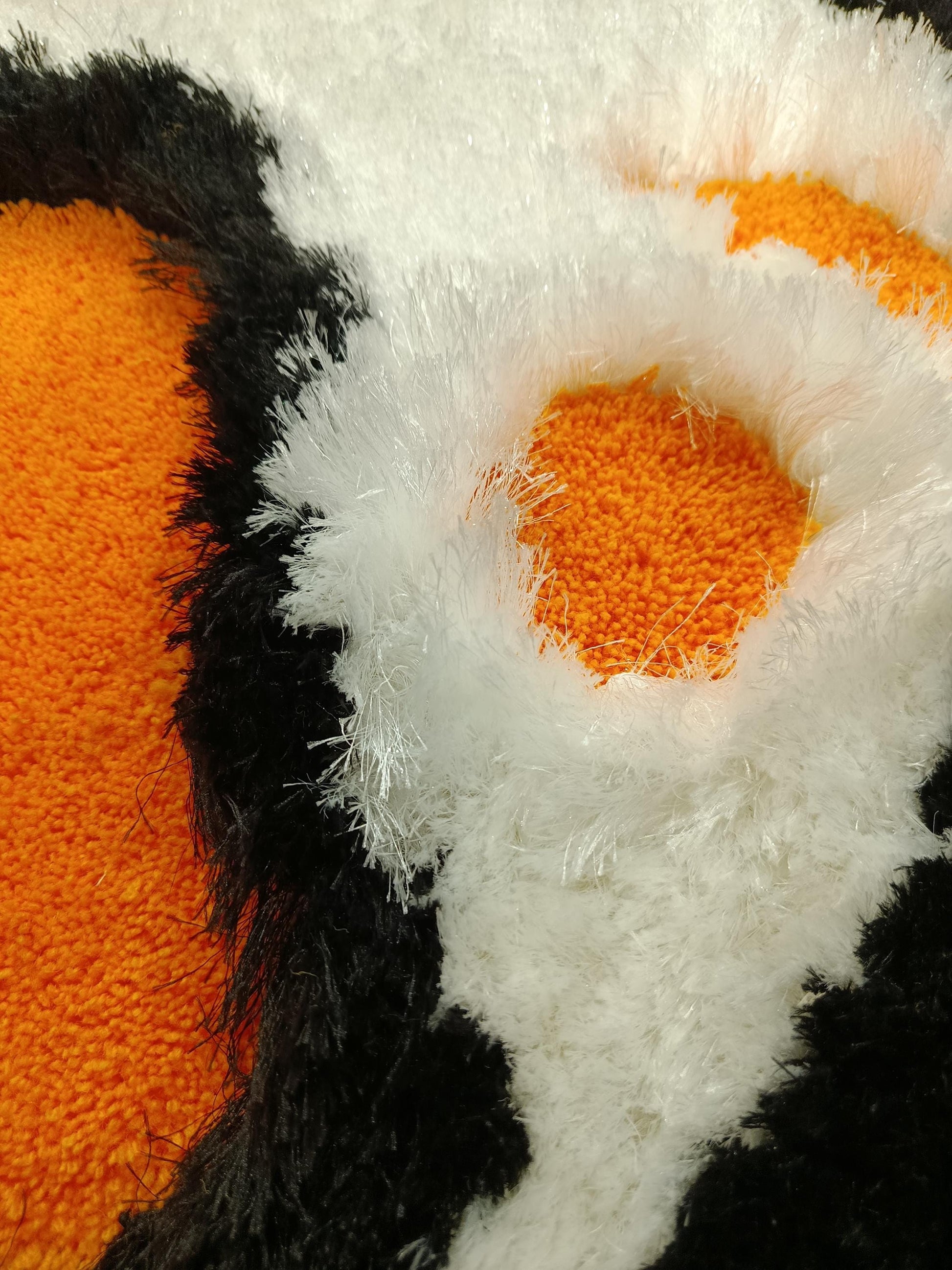 Hand-Tufted Screaming Ghost Rug: Diamond Emoji Design, Halloween Decor