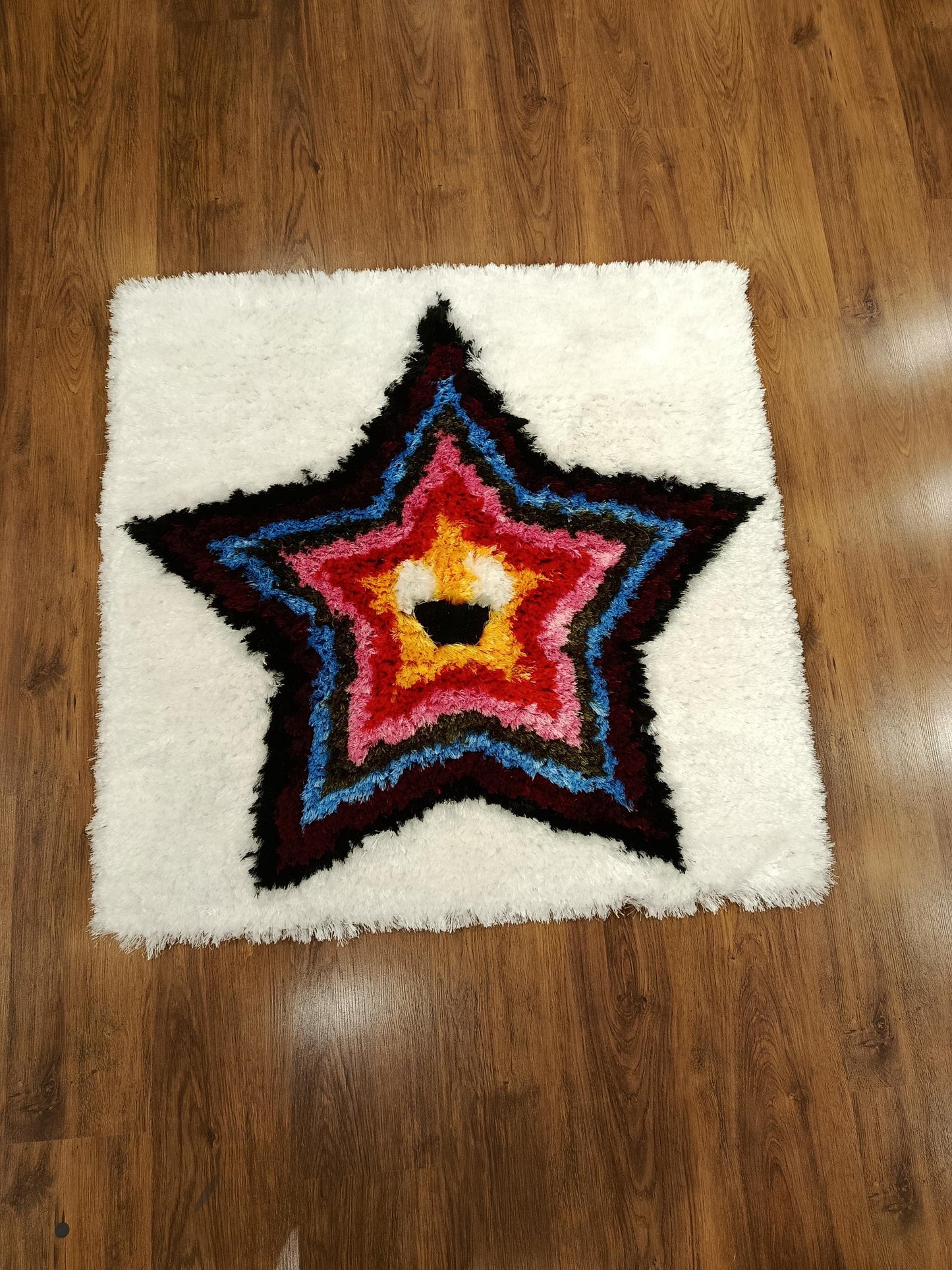 Handmade Tufted Star Rug: Colorful Kids Playroom Carpet (40"x40")