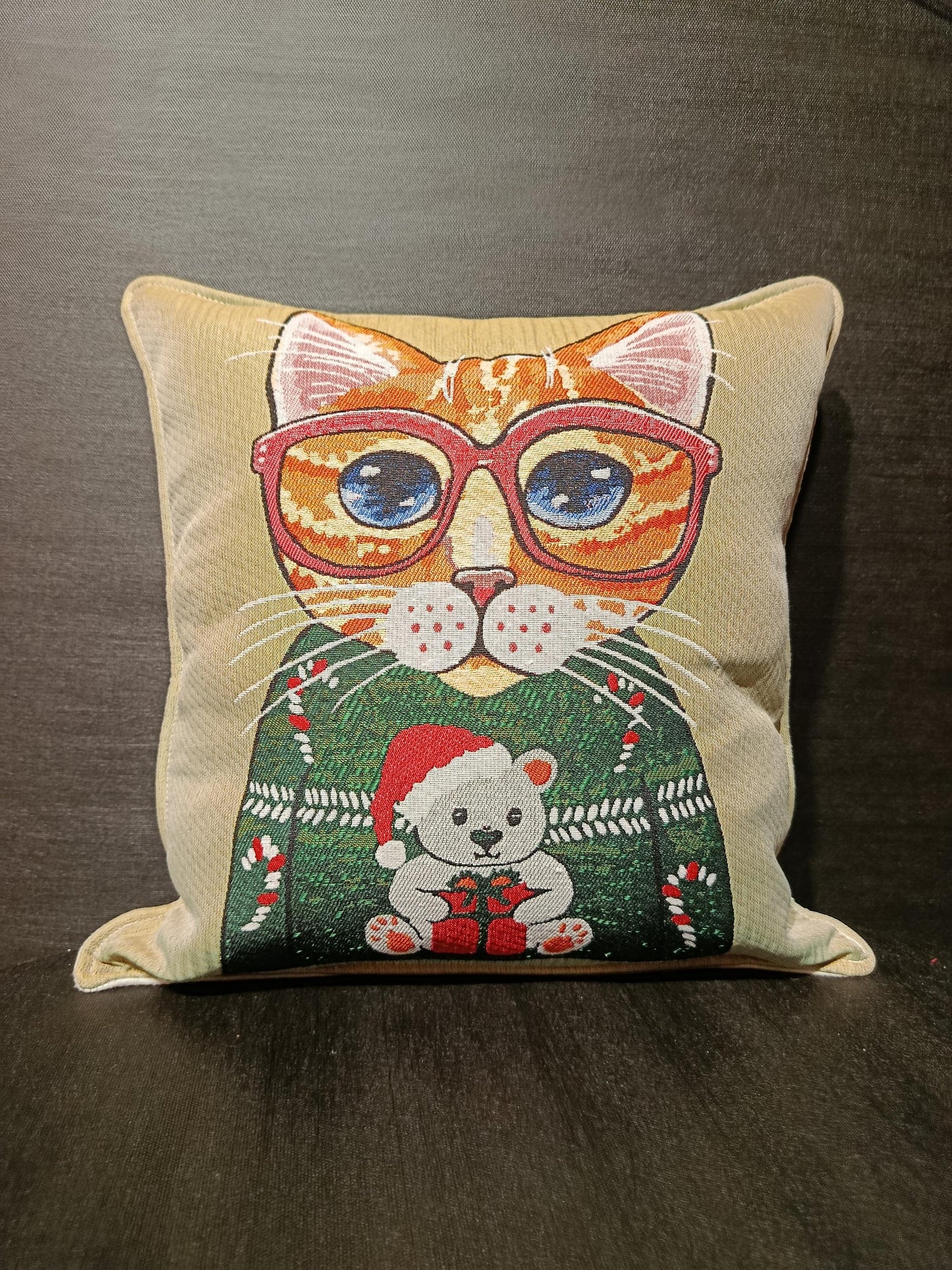 Christmas Cat Pillow Cover: Gobelin Tapestry Holiday Decor