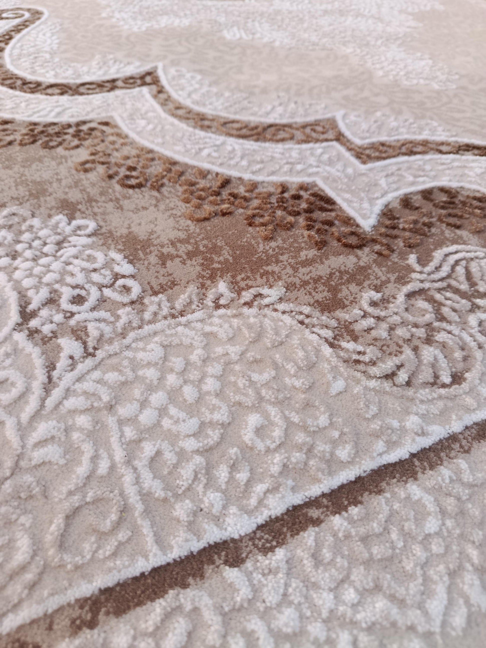 Beige Medallion Area Rug – Traditional Oriental Style Carpet (160x230 cm)