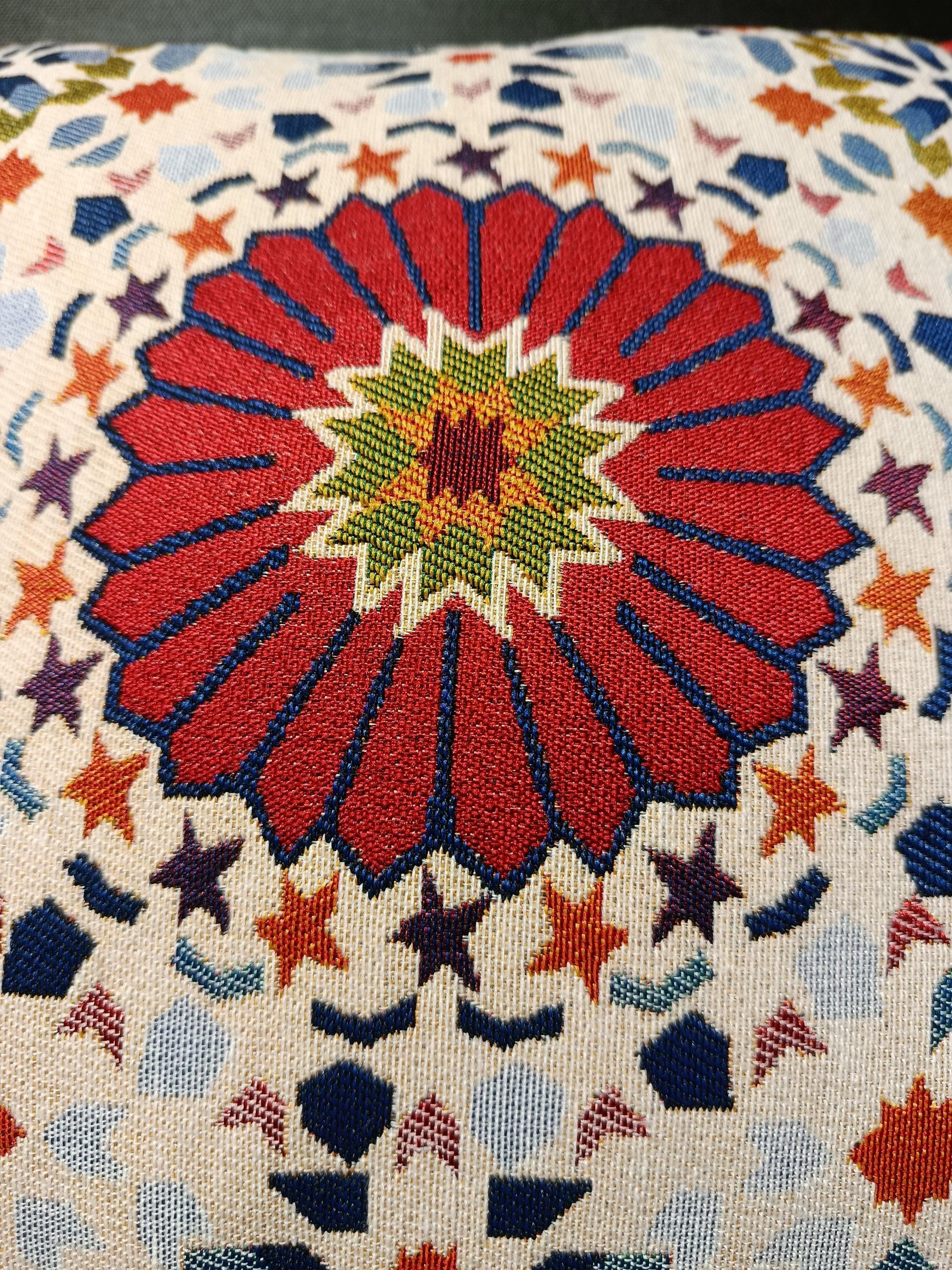 40x40 cm, Mosaic Tile Pattern Cushion Cover – Colorful Boho Throw Pillow with Red Medallion