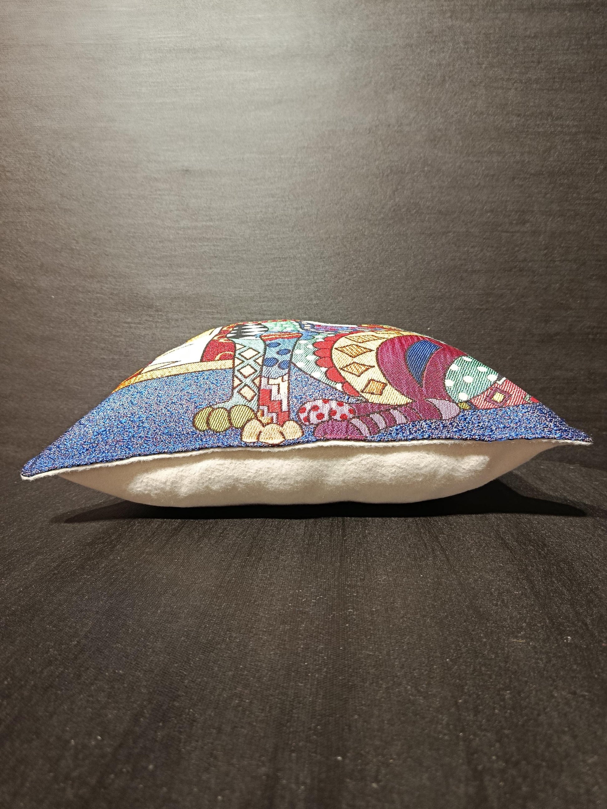 Colorful Gobelin Cat Cushion Cover: Artistic Tapestry Pillow, 40x40cm