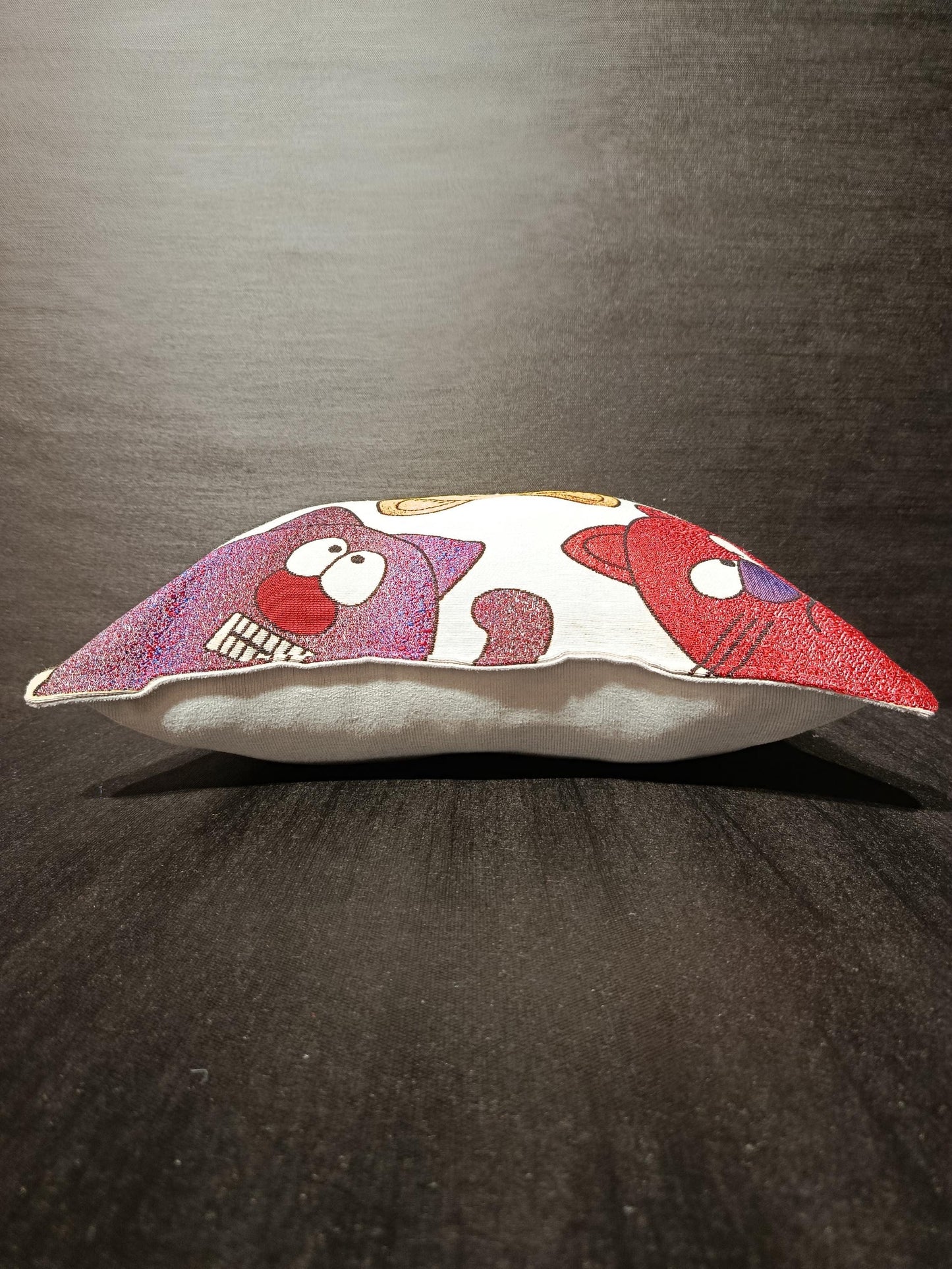 Cartoon Cat Gobelin Cushion Cover: Playful Home Decor (40x40cm)