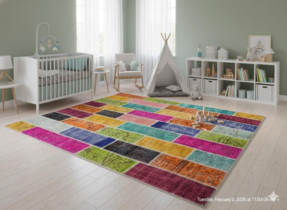 Handmade Patchwork Turkish Rug: Bohemian Wool Area Rug (5'x8' ft)
