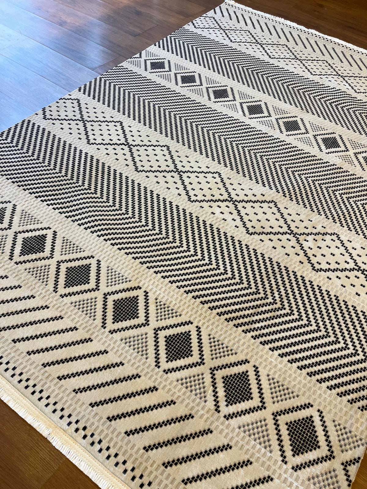 Modern Boho Tribal Area Rug – Black Cream Geometric Flatweave Carpet (160x230 cm)